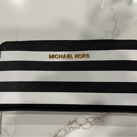Michael Kors Black and White Striped Clutch Wallet (NEW) - Picture 2 of 9